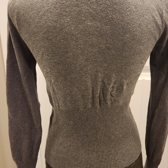 Small fitted sweater - Picture 3 of 8